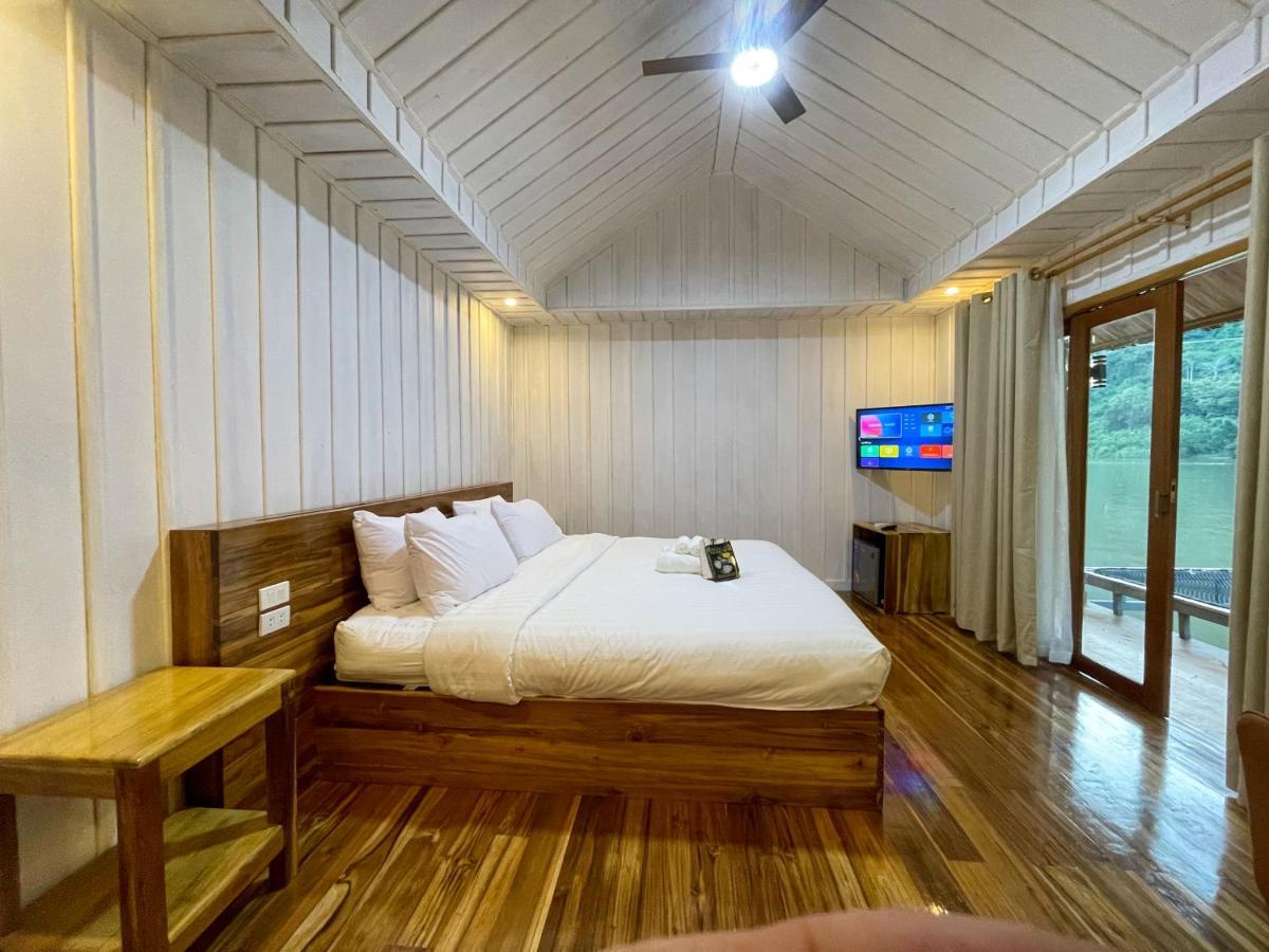 Nongkhiaw The Float House Hotel Exterior photo