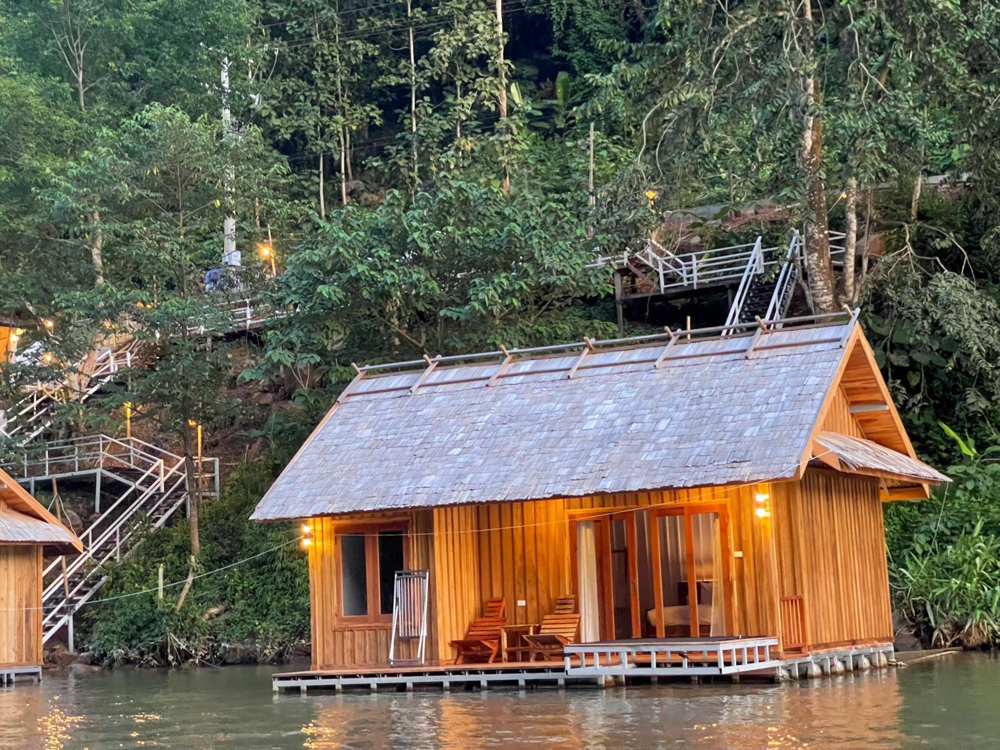 Nongkhiaw The Float House Hotel Exterior photo
