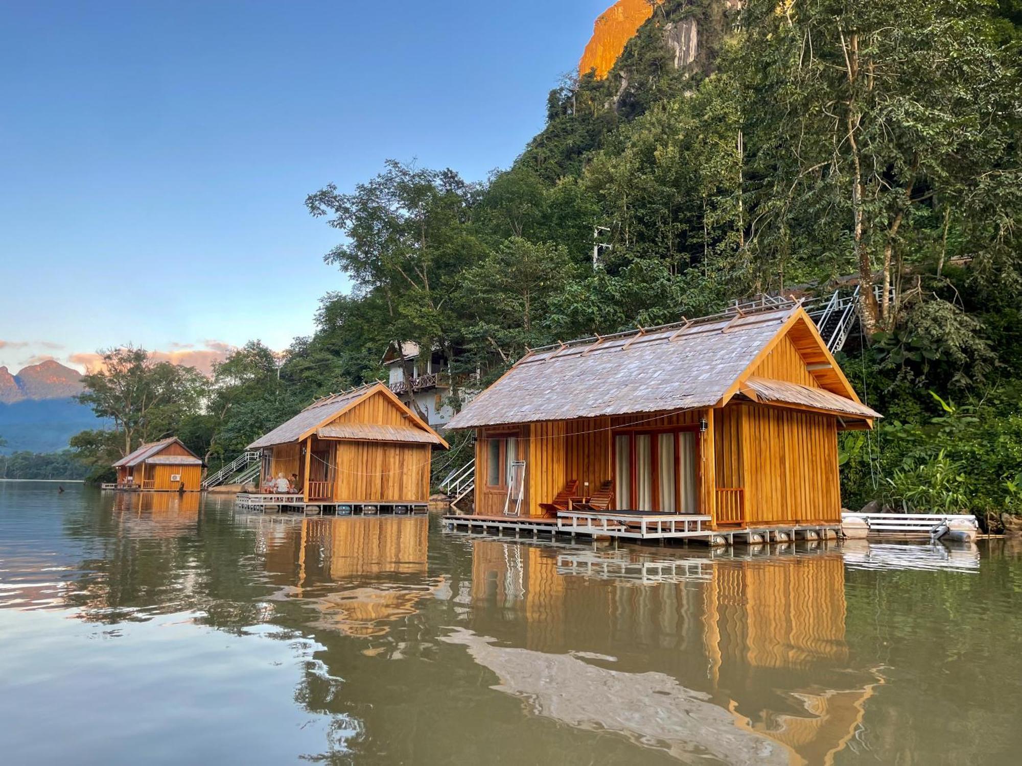 Nongkhiaw The Float House Hotel Exterior photo