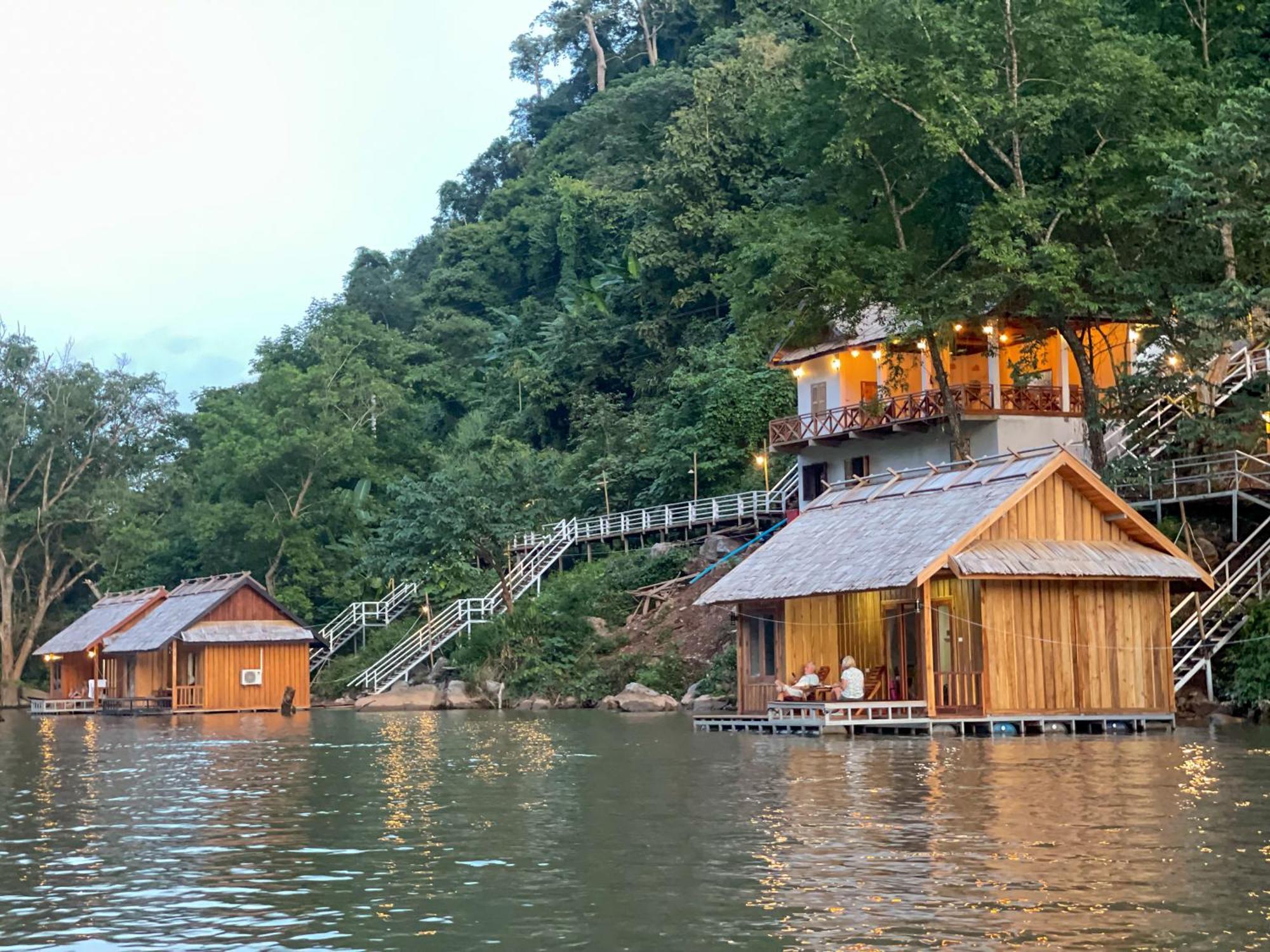 Nongkhiaw The Float House Hotel Exterior photo